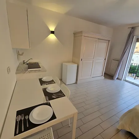 Πανσιόν Dimore Centro 4*