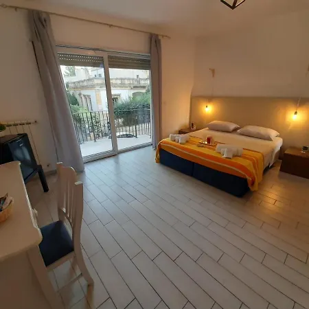 Dimore Centro 4* לצ'ה